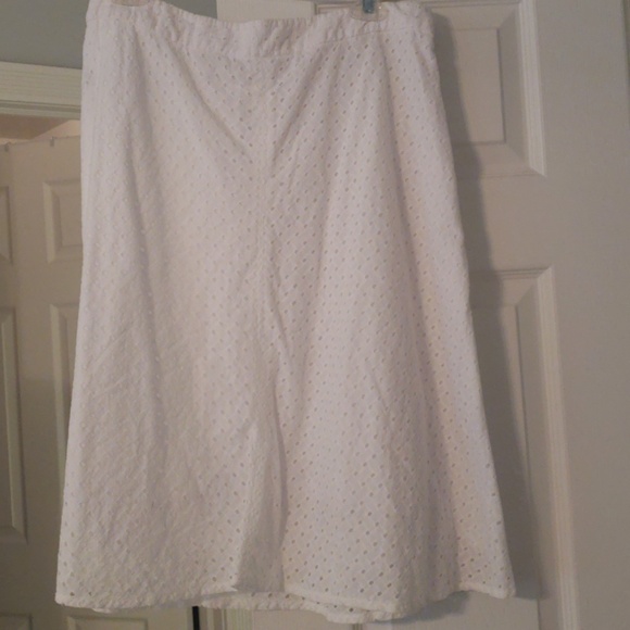 Liz Claiborne Dresses & Skirts - Liz Claiborne Eyelet Skirt